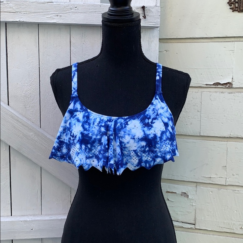 VS Pink Cute and flirty swim top